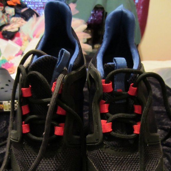 EUC Size 1  Sneakers - Picture 5 of 5